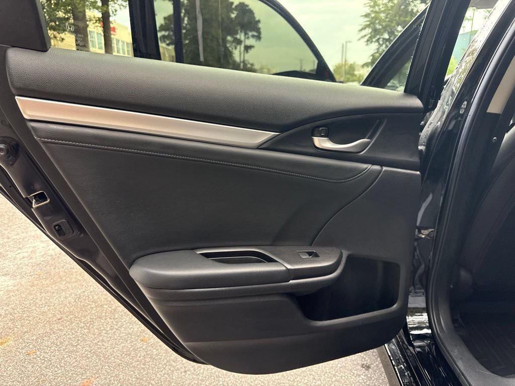 Used 2019 Honda Civic Touring image 33