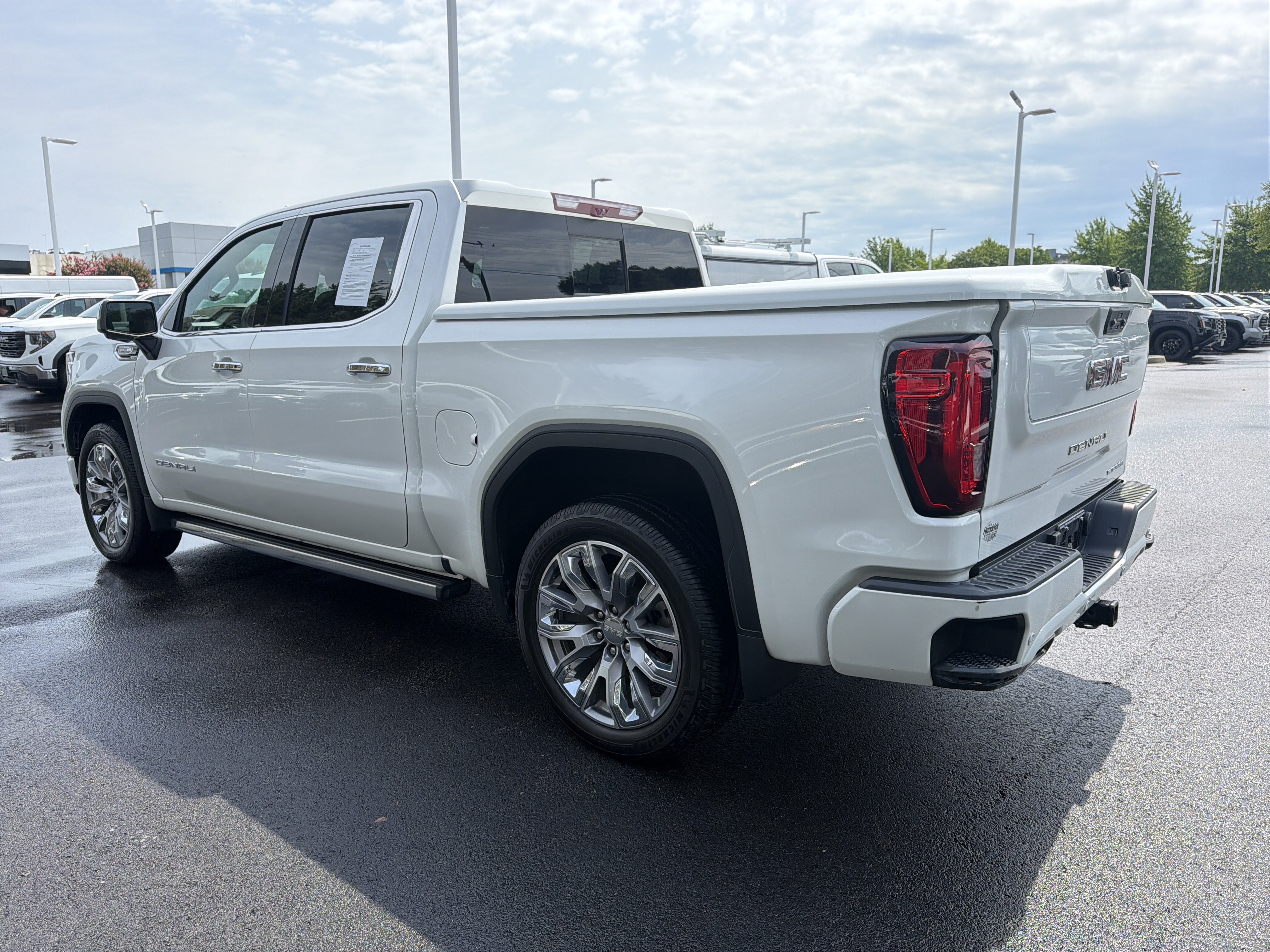Used 2023 GMC Sierra 1500 Denali AWD/4WD image 8