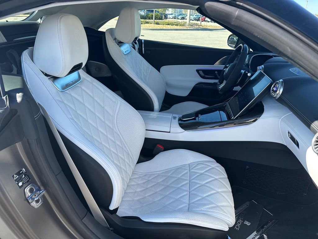 Used 2025 Mercedes-Benz SL 63 AMG 4MATIC image 33