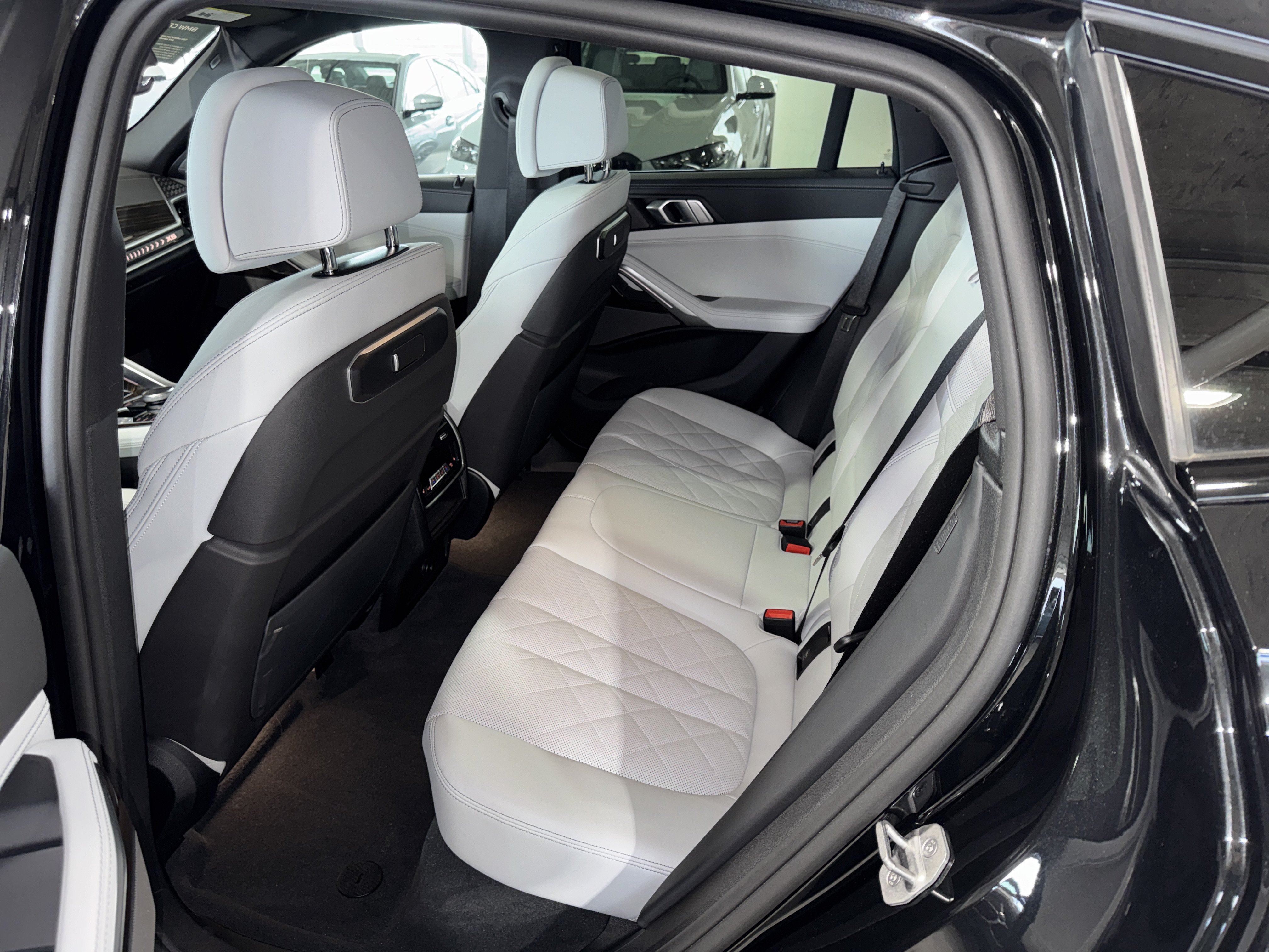 Certified 2026 BMW X6 xDrive40i AWD/4WD image 15