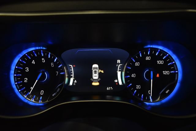 Certified 2024 Chrysler Pacifica Touring-L image 16