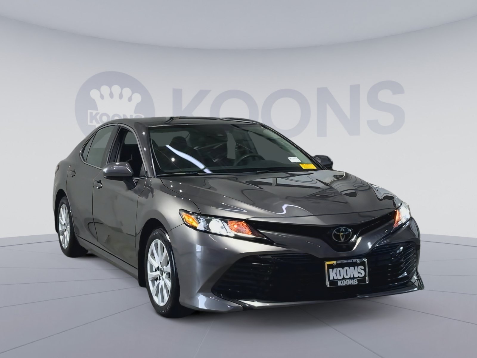 Used 2020 Toyota Camry LE FWD image 5