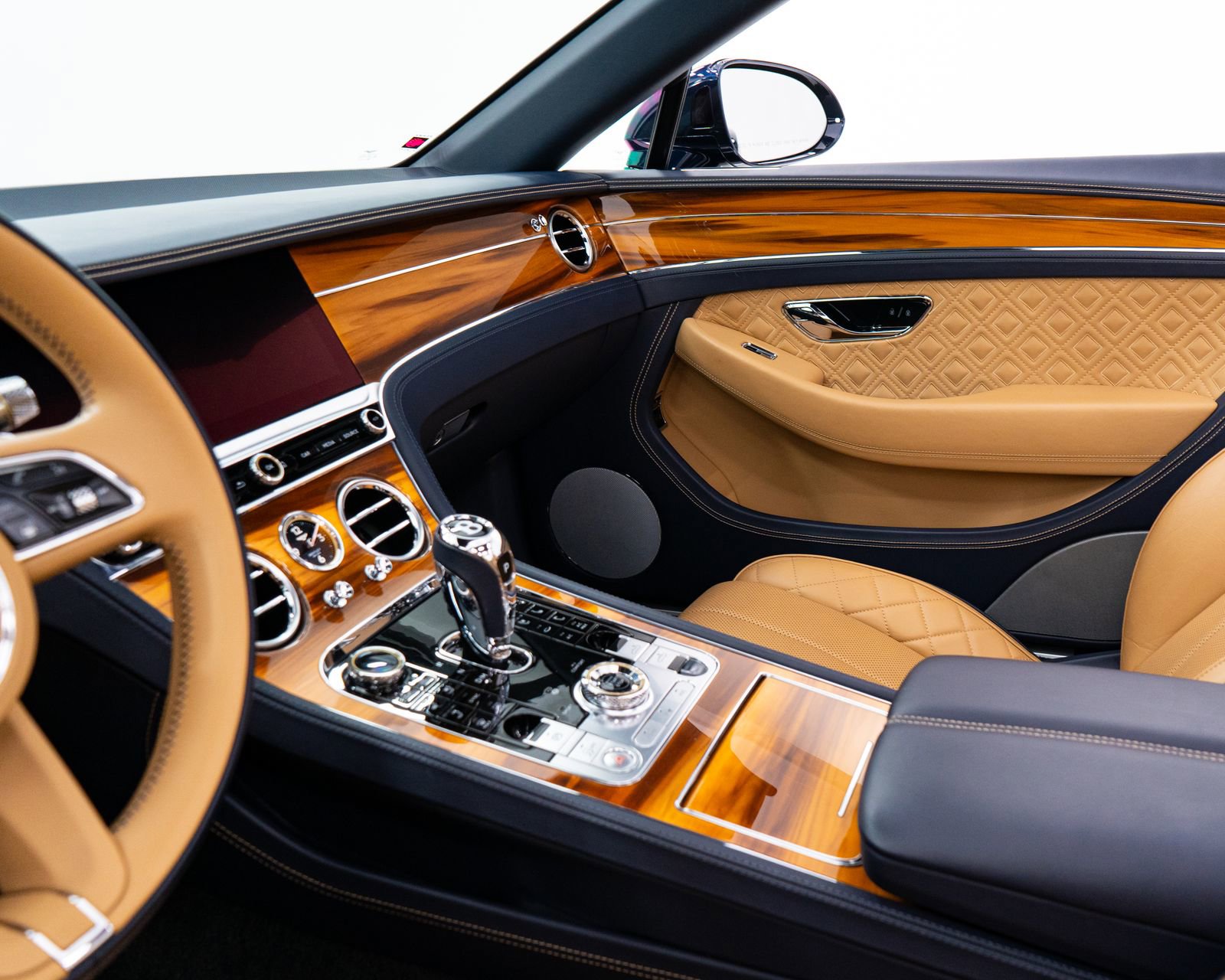 Used 2021 Bentley Continental GT AWD/4WD image 33