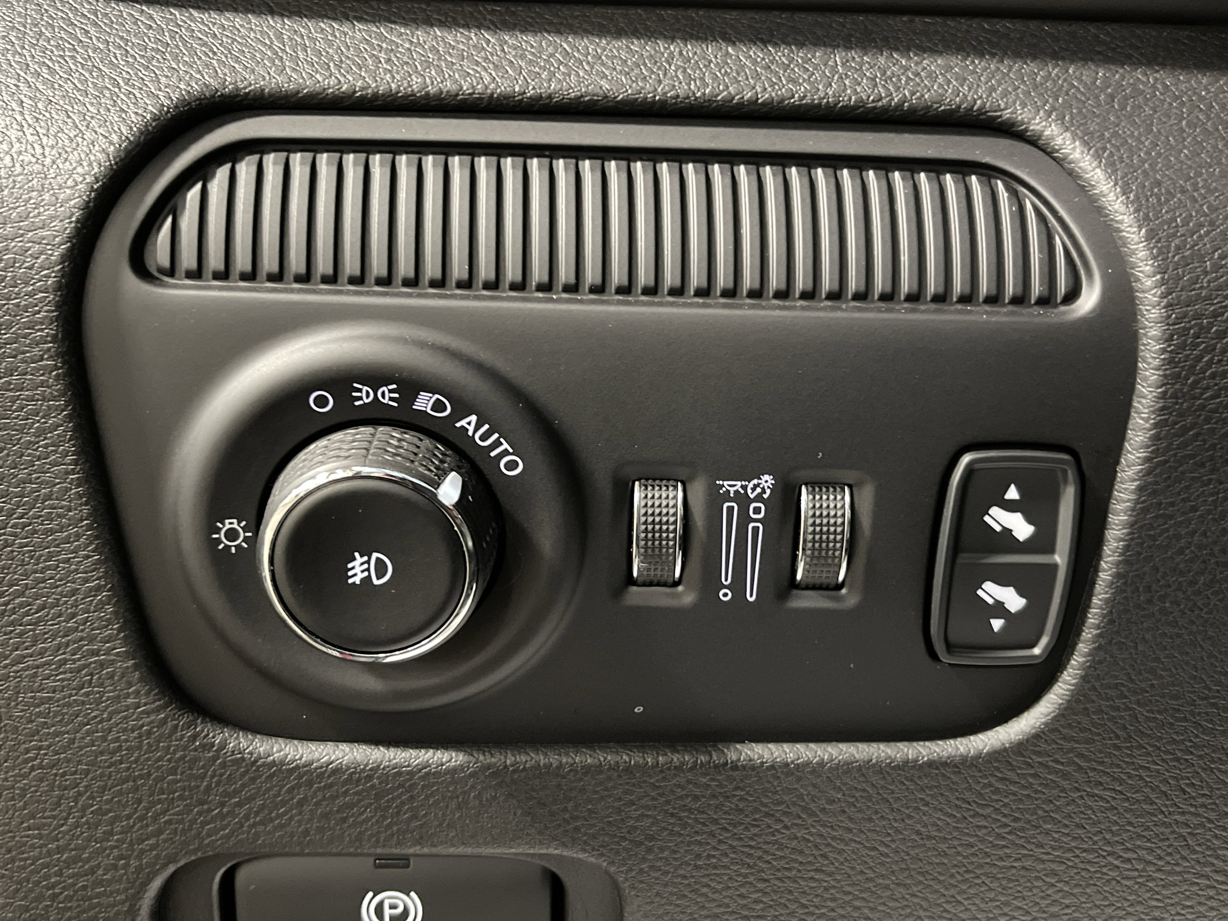 Used 2024 Jeep Wagoneer Series III w/ Premium Group I image 22