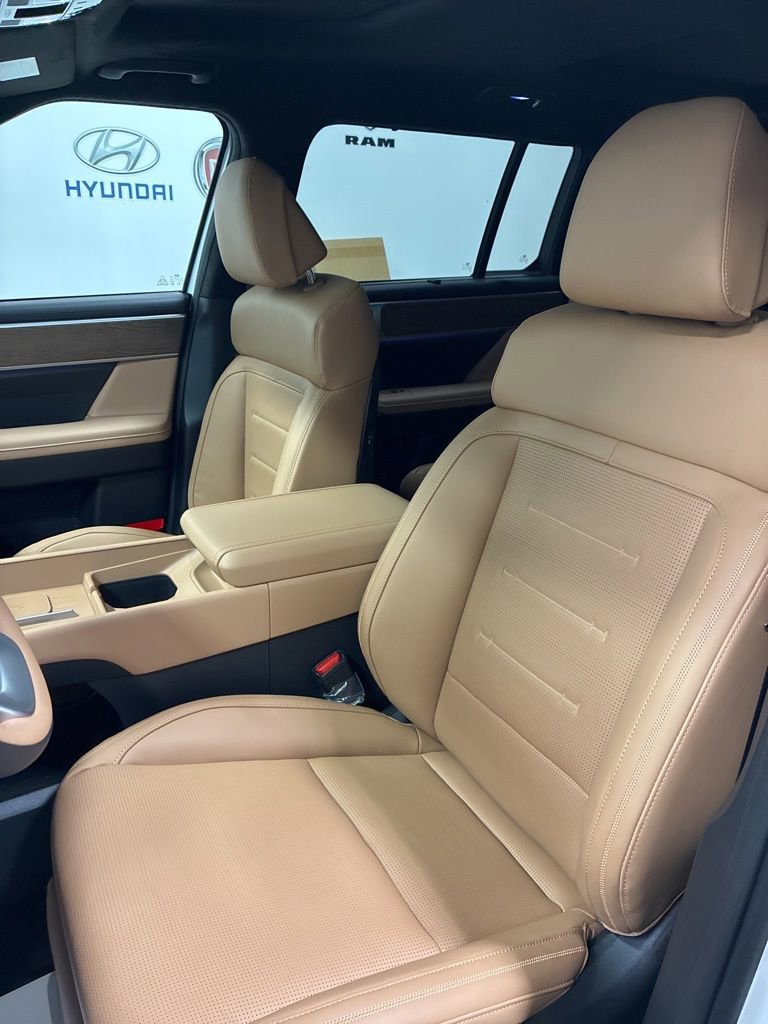 New 2026 Hyundai Santa Fe Calligraphy AWD/4WD image 11