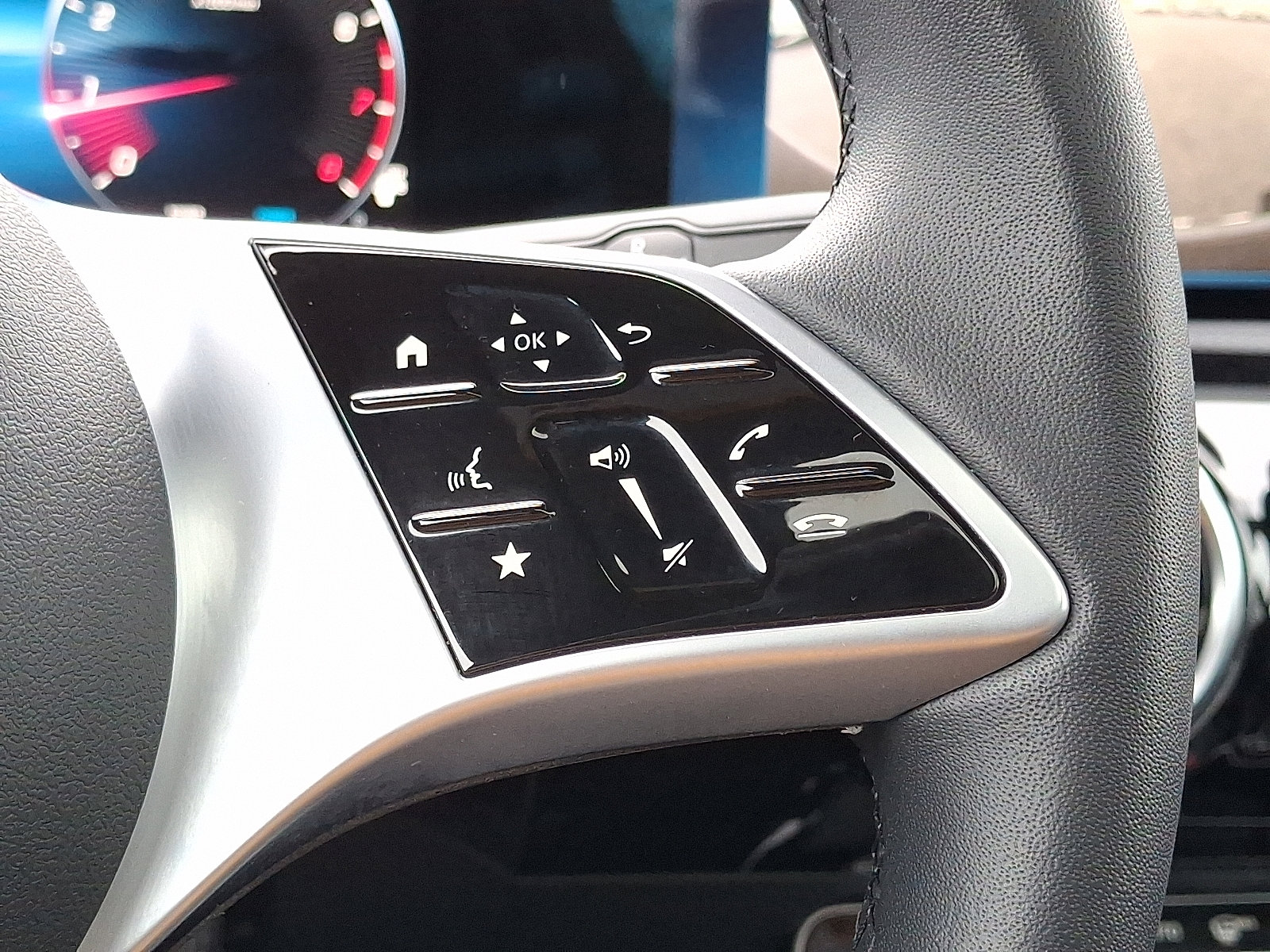 Certified 2025 Mercedes-Benz CLA 250 4MATIC image 23