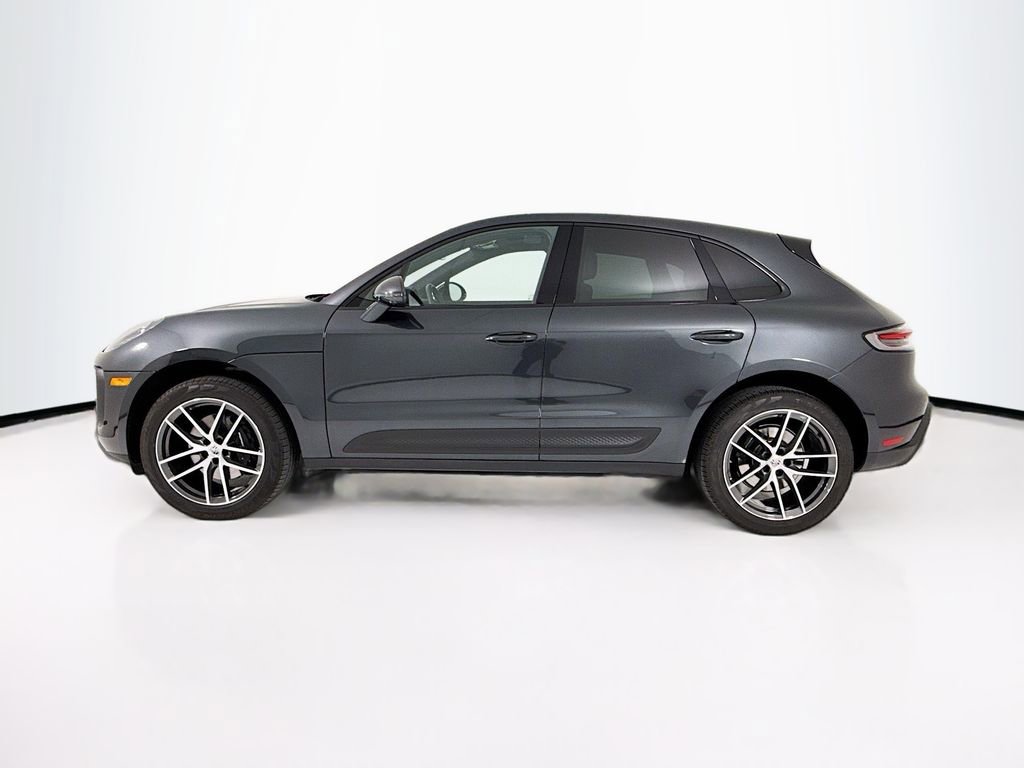 Certified 2025 Porsche Macan image 2