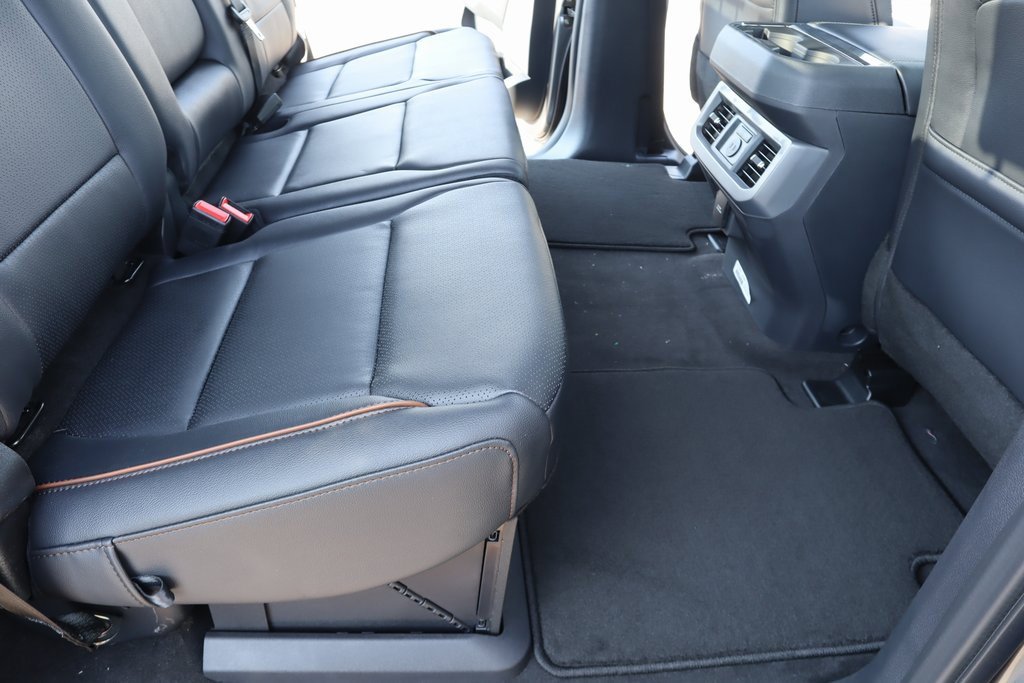 New 2026 Ford F250 Lariat w/ Black Appearance Package image 17