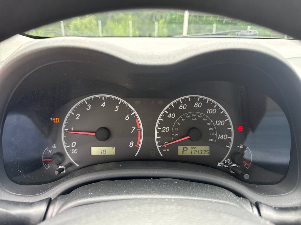 Used 2012 Toyota Corolla LE FWD image 21