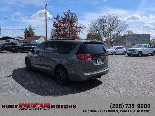 Used 2020 Chrysler Pacifica Touring-L Plus FWD image 5