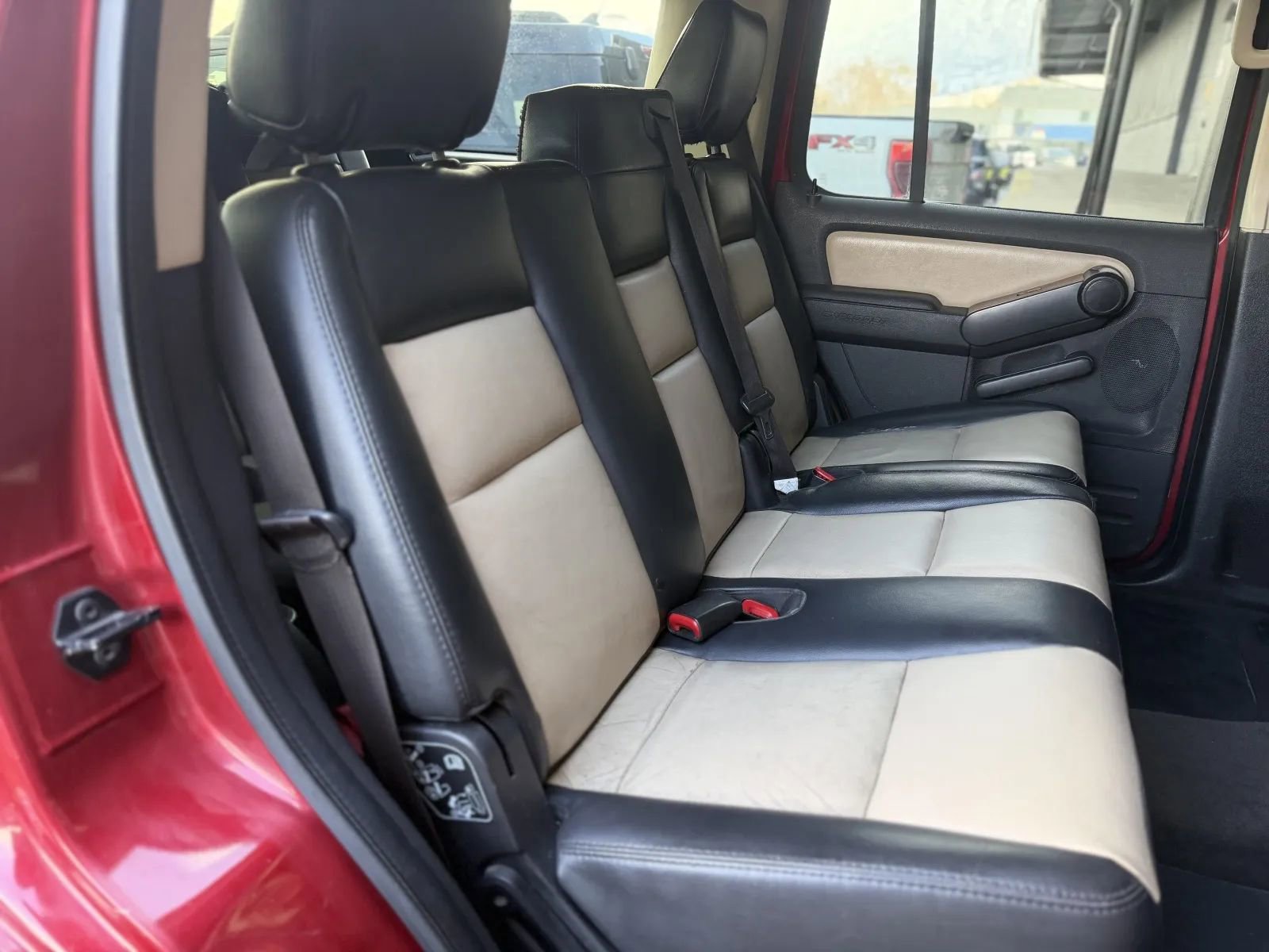 Used 2010 Ford Explorer Eddie Bauer image 20