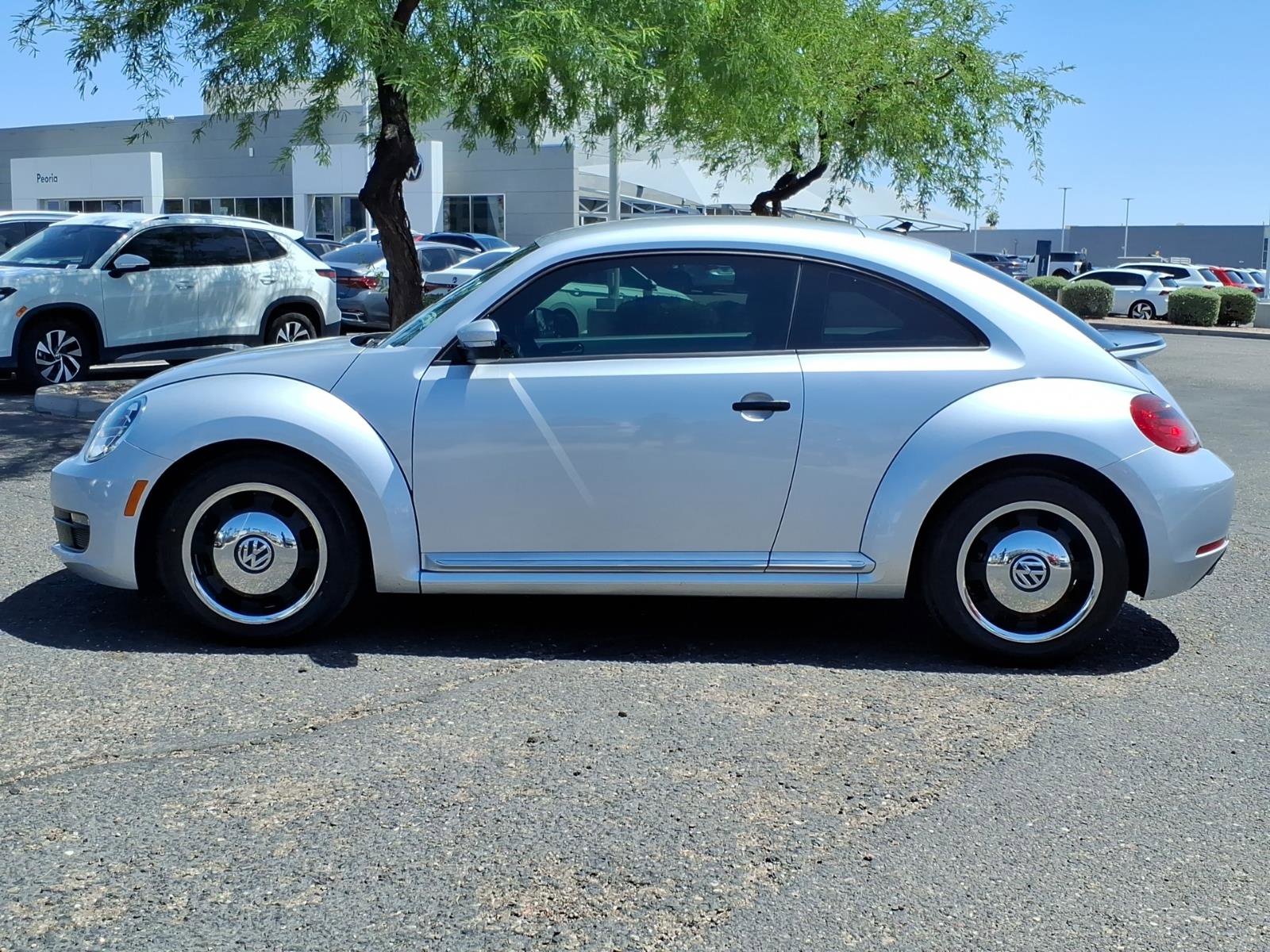 Used 2015 Volkswagen Beetle 1.8T Classic FWD image 4