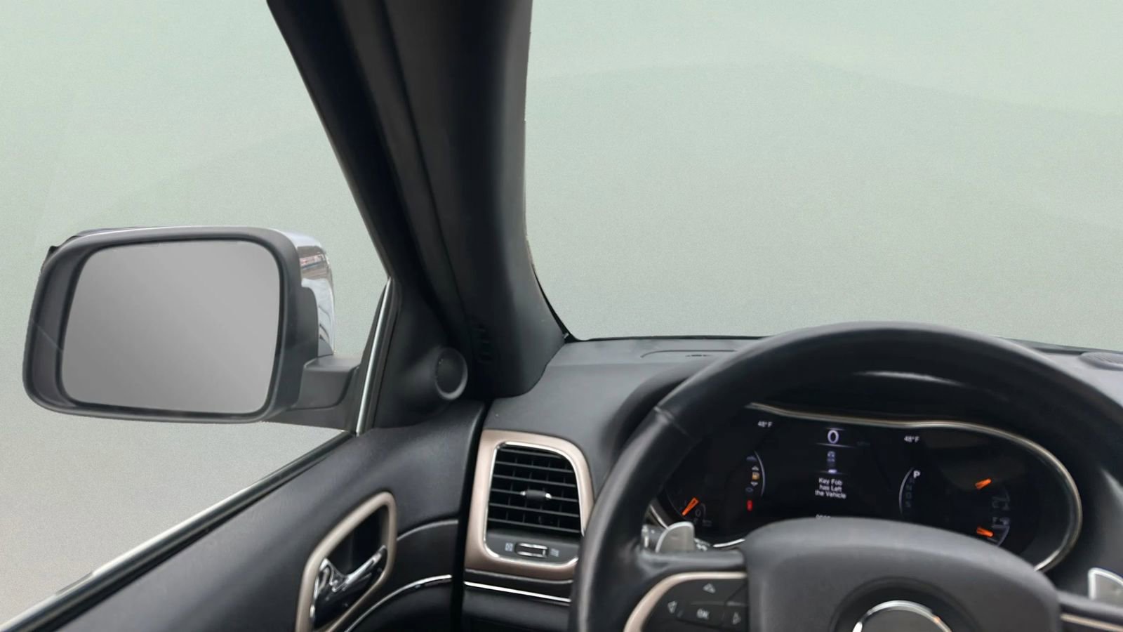 Used 2015 Jeep Grand Cherokee Limited w/ Luxury Group II image 22