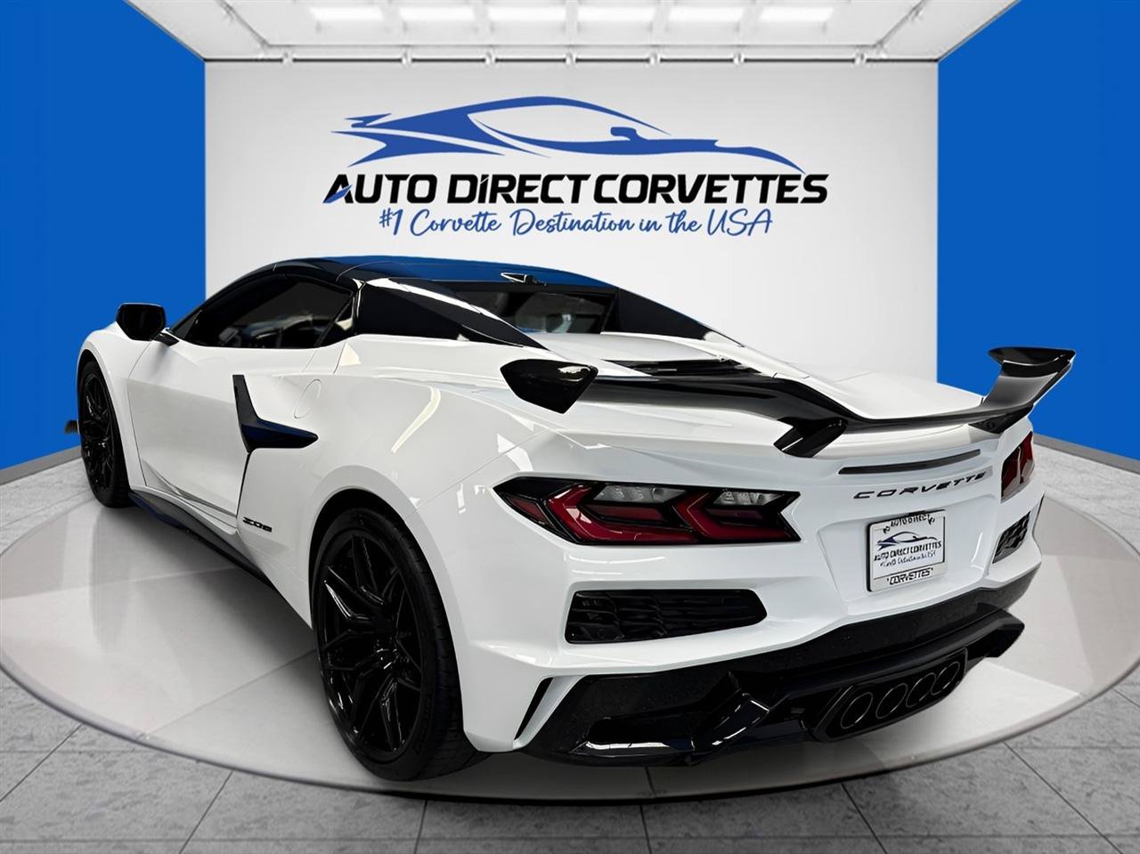 Used 2024 Chevrolet Corvette Z06 w/ Z07 Performance Package RWD image 14