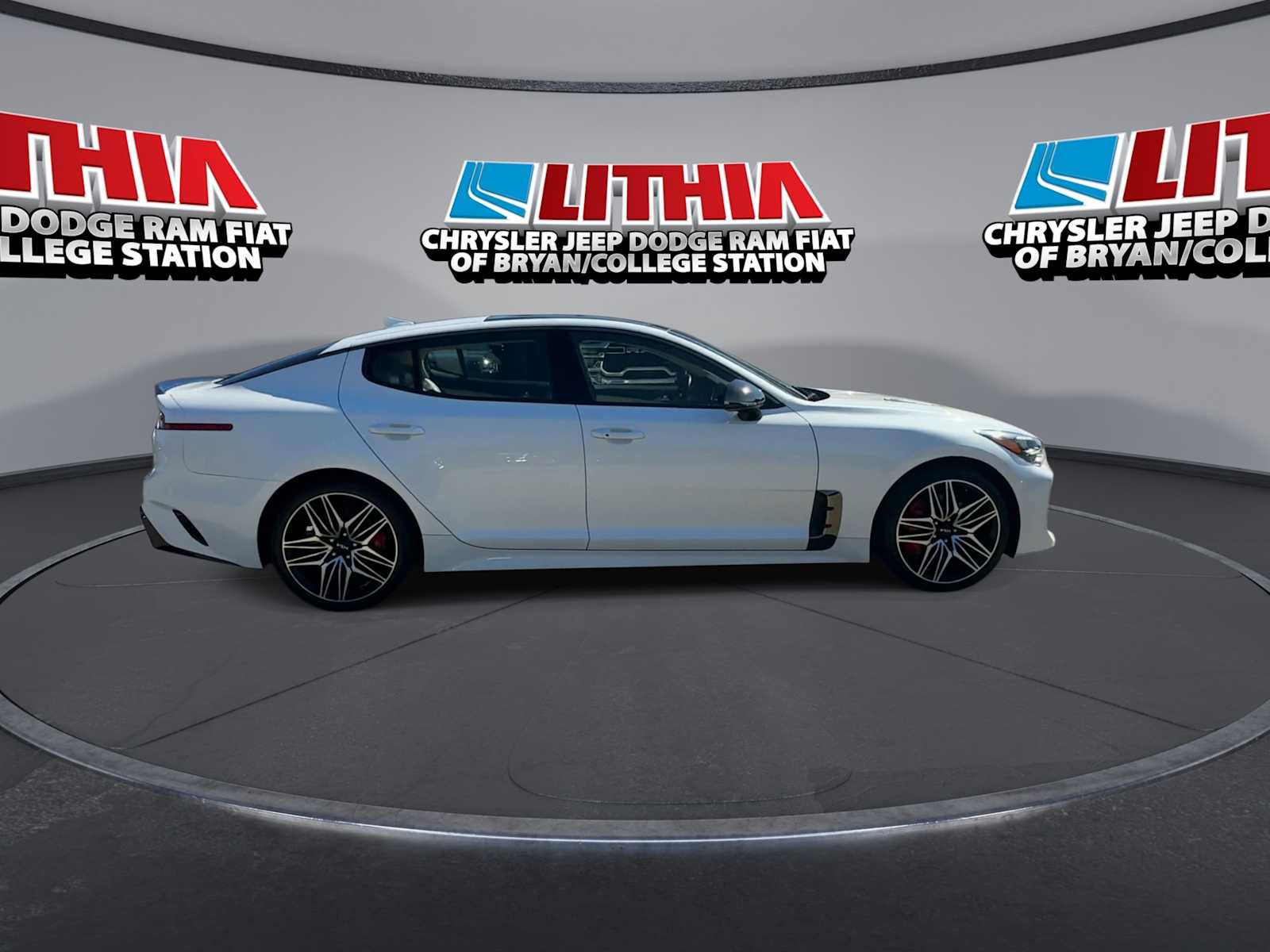 Used 2022 Kia Stinger GT1 RWD image 9
