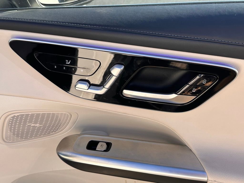 Used 2024 Mercedes-Benz GLC 300 4MATIC image 19