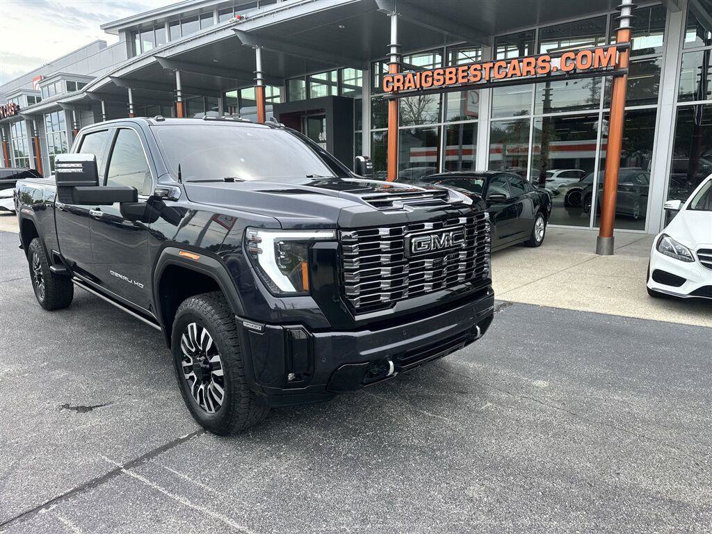Used 2025 GMC Sierra 3500 Denali Ultimate AWD/4WD image 9