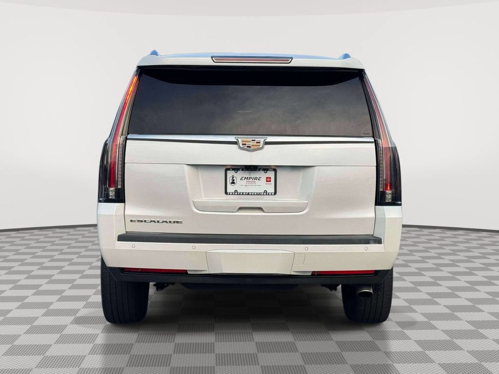 Used 2018 Cadillac Escalade Premium Luxury AWD/4WD image 6