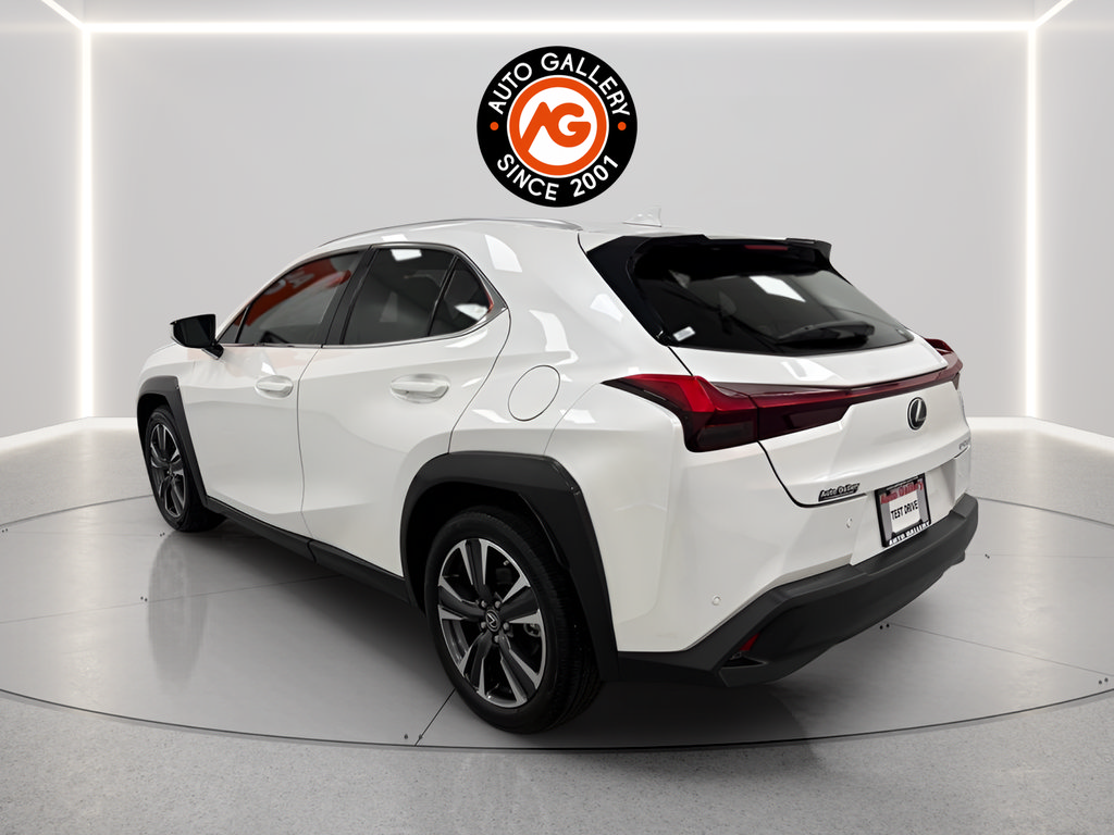 Used 2021 Lexus UX 200 w/ Accessory Package (Z1) FWD image 5