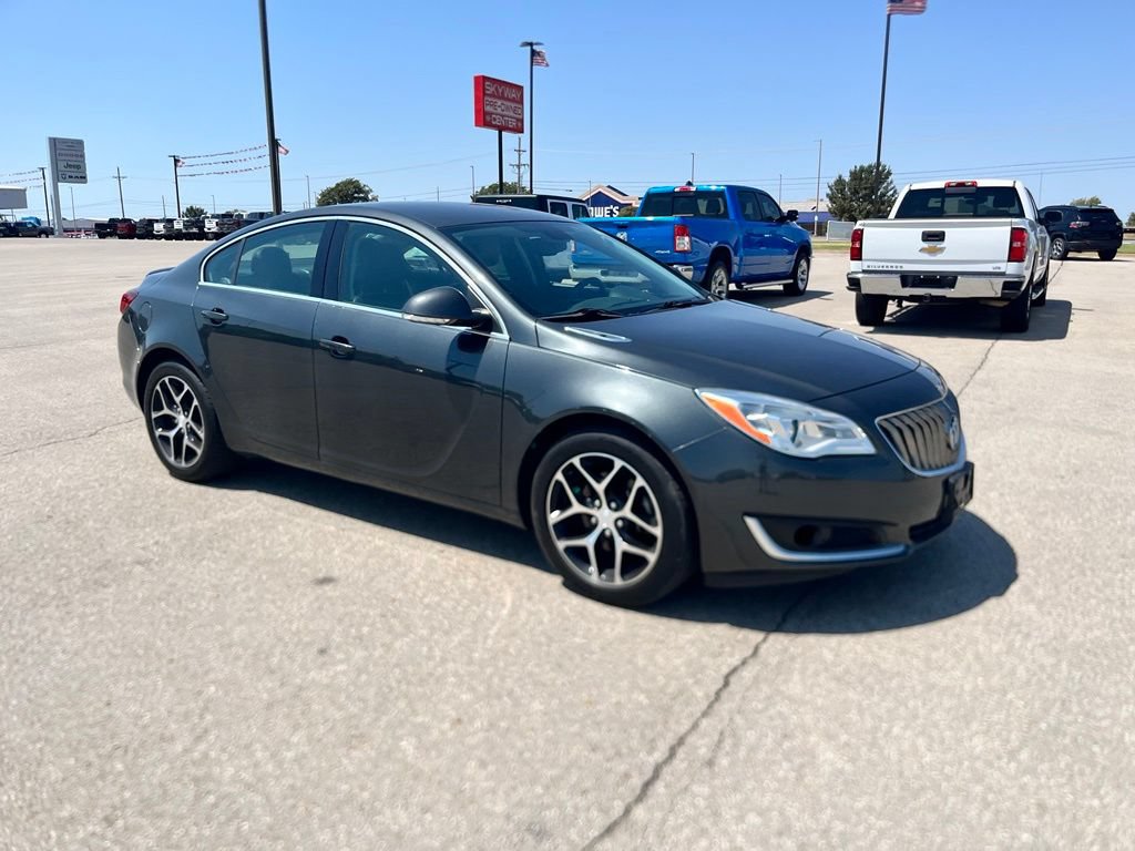 Used 2017 Buick Regal Sport Touring FWD image 6