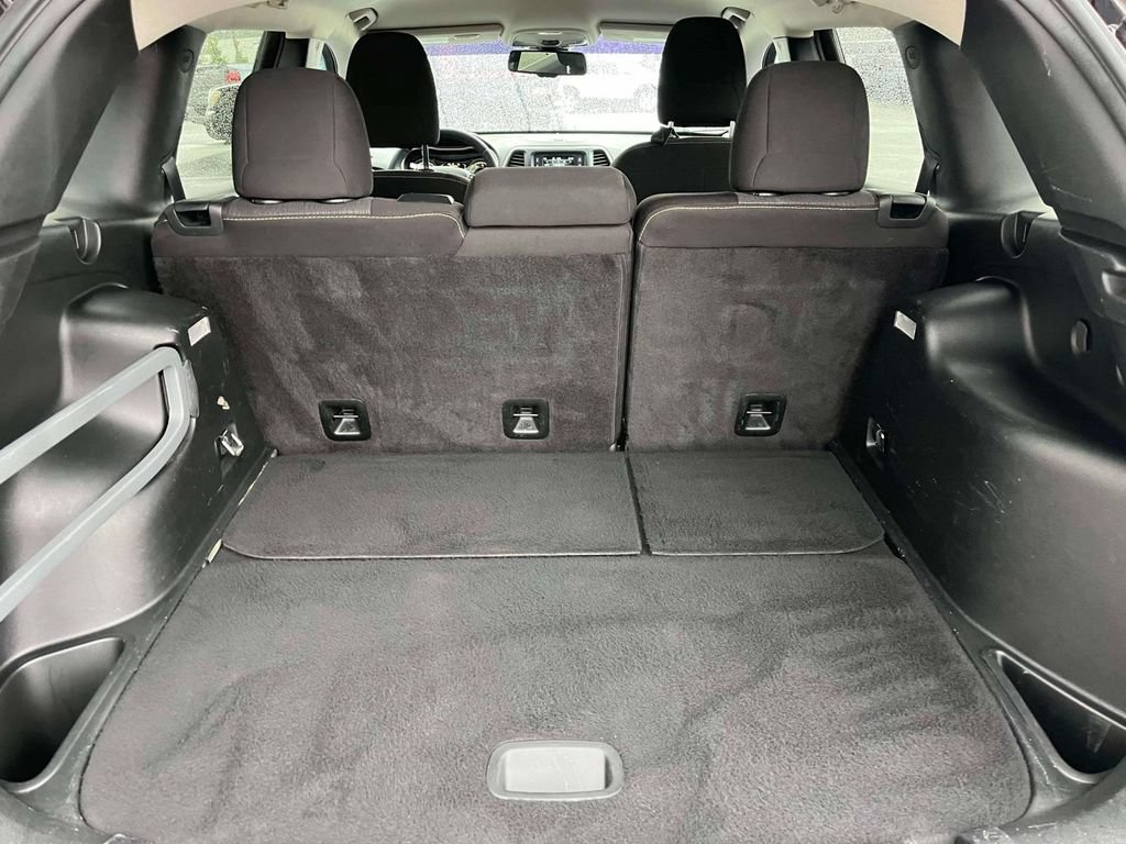 Used 2017 Jeep Cherokee Latitude w/ Comfort/Convenience Group AWD/4WD image 17