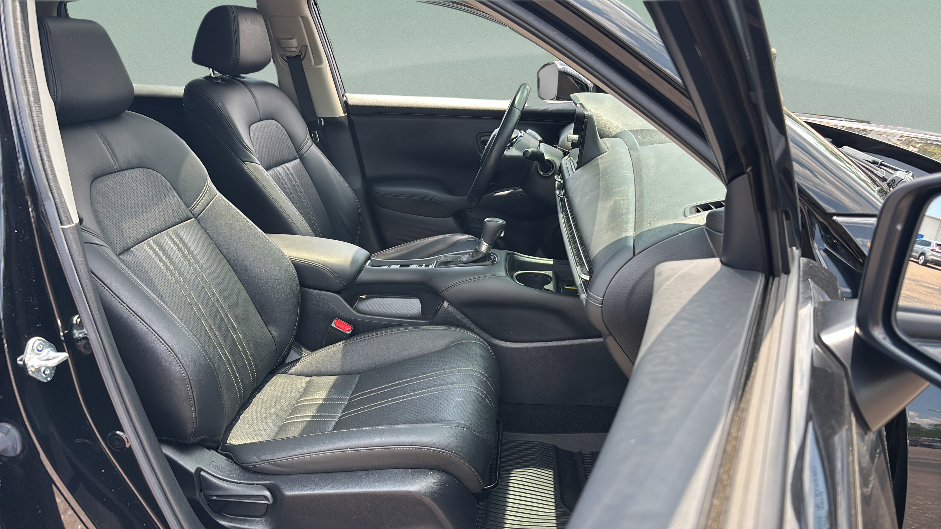 Certified 2025 Honda HR-V EX-L image 21