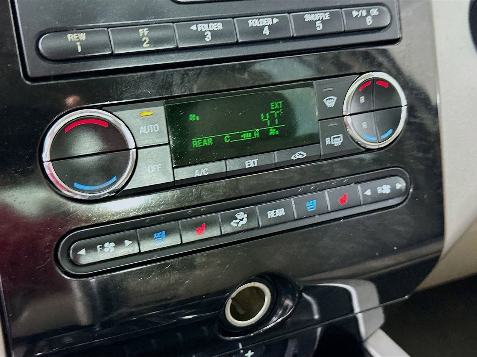 Used 2014 Ford Expedition Limited image 16