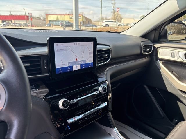 Used 2022 Ford Explorer Limited w/ Equipment Group 301A image 17