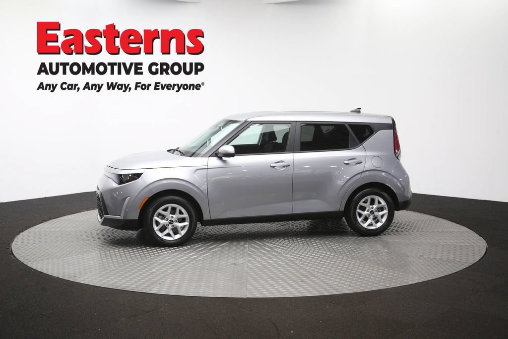 Used 2025 Kia Soul LX w/ LX Technology Package FWD image 57