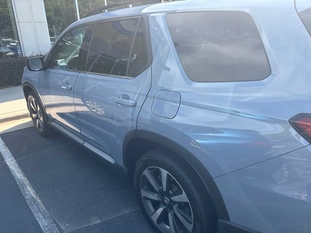 Used 2025 Honda Pilot Touring image 11