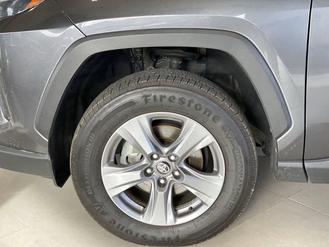 Used 2022 Toyota RAV4 XLE w/ Convenience Package AWD/4WD image 13
