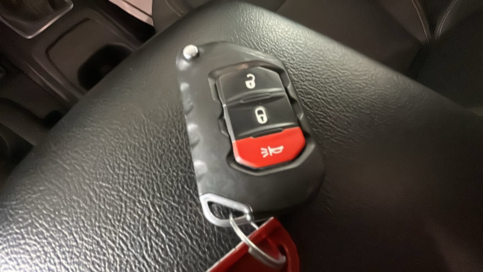 Used 2024 Jeep Wrangler Unlimited AWD/4WD image 23