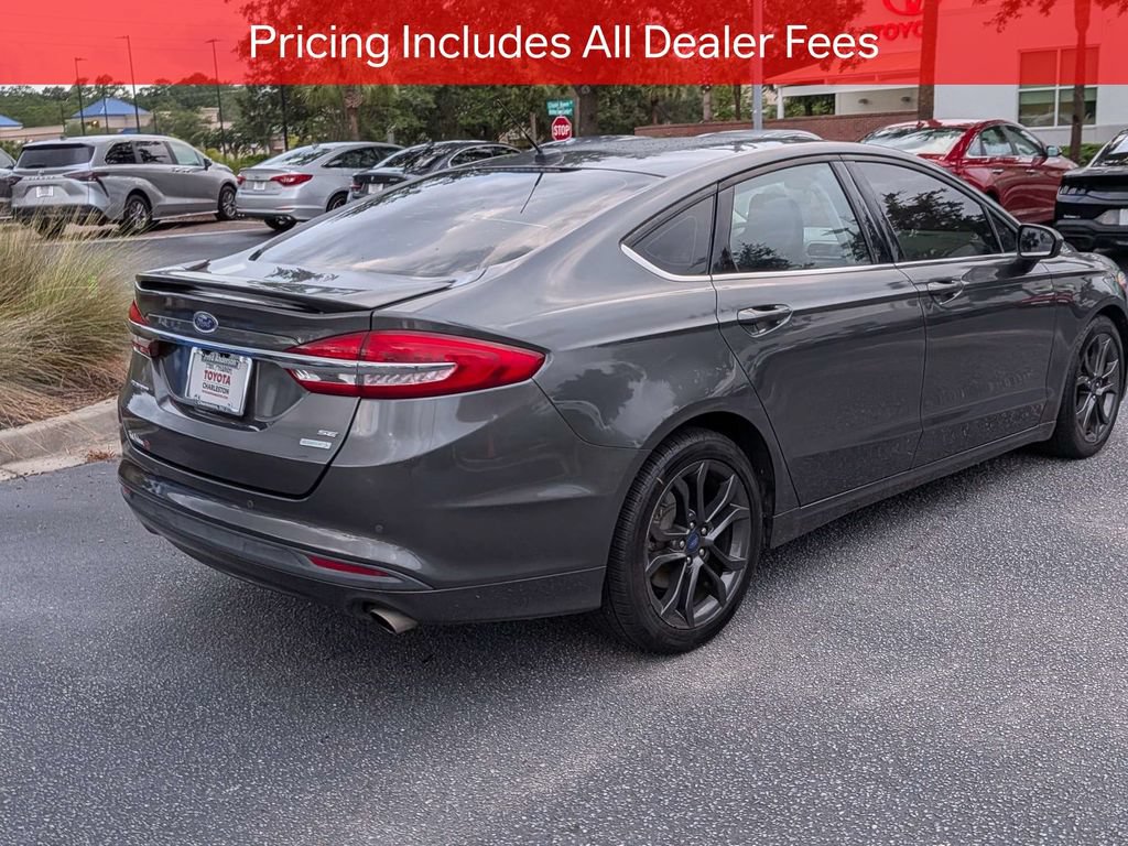 Used 2018 Ford Fusion SE w/ Equipment Group 201A FWD image 4