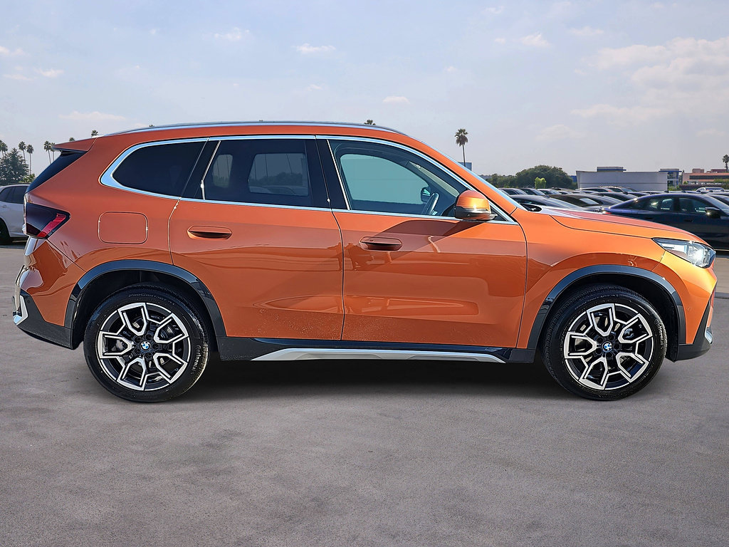 Used 2025 BMW X1 xDrive28i w/ Technology Package AWD/4WD image 4