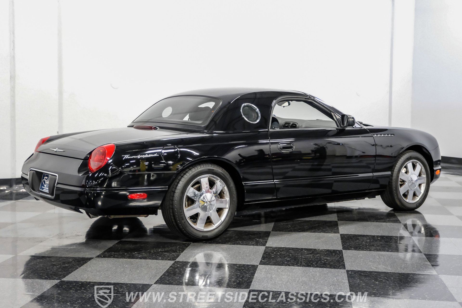 Used 2002 Ford Thunderbird image 12