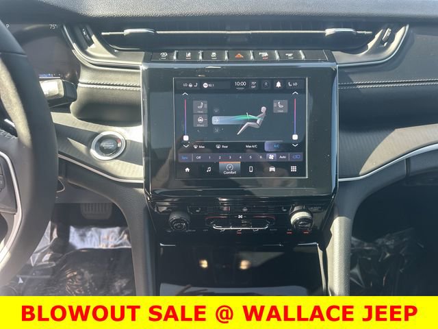 Used 2024 Jeep Grand Cherokee Altitude image 19