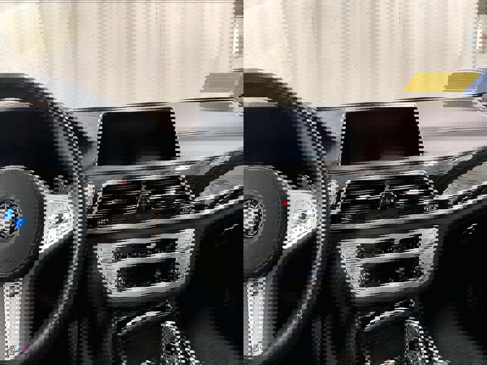 Used 2022 BMW 750i xDrive w/ Autobahn Package image 18