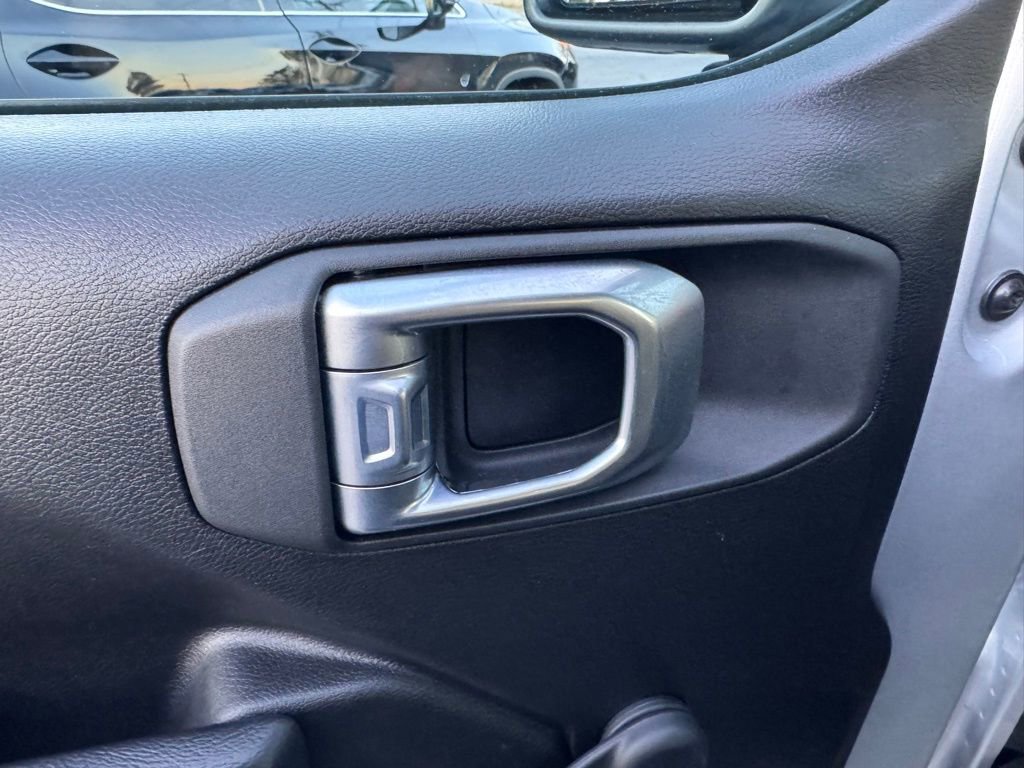 Used 2023 Jeep Wrangler Sport image 21