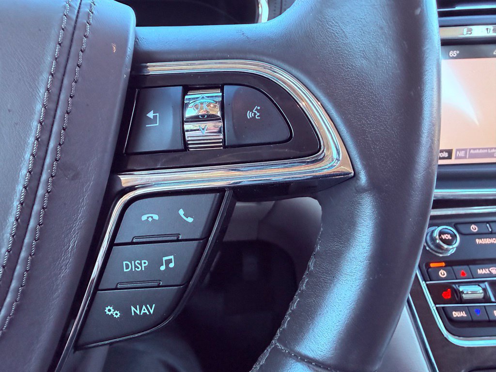 Used 2017 Lincoln Continental Select FWD image 19