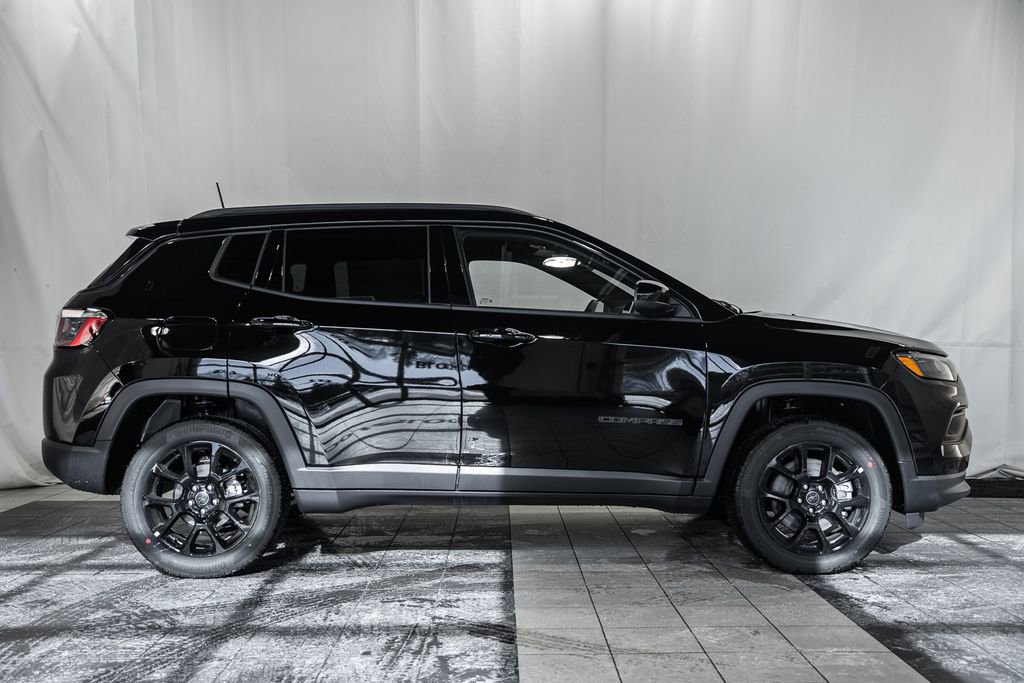 New 2026 Jeep Compass Latitude image 3
