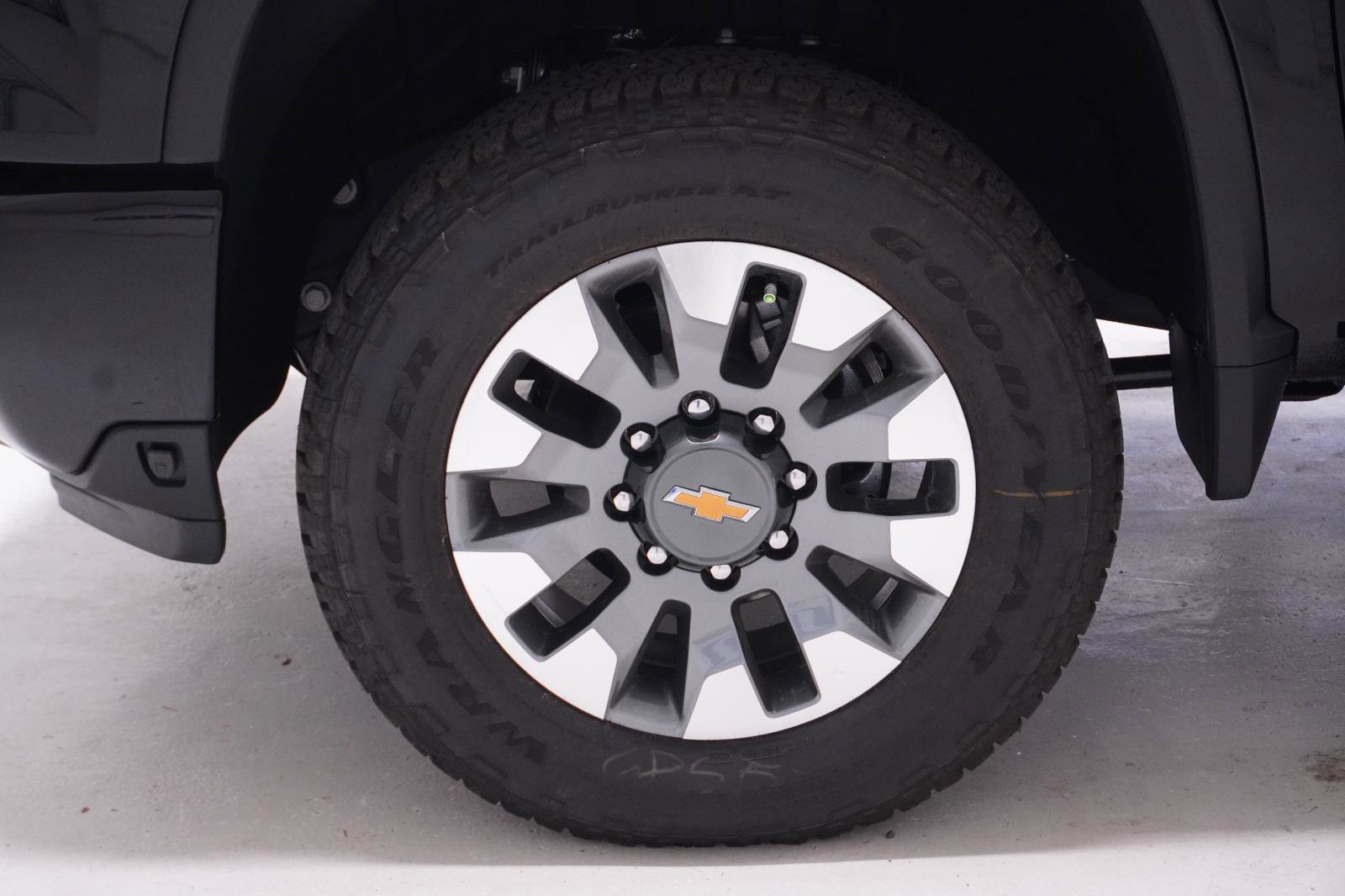 New 2026 Chevrolet Silverado 2500 Custom w/ Custom Value Package image 9