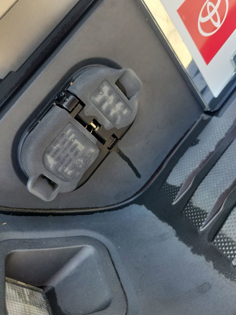 Used 2016 Toyota Tundra SR5 w/ SR5 Upgrade Package RWD image 32