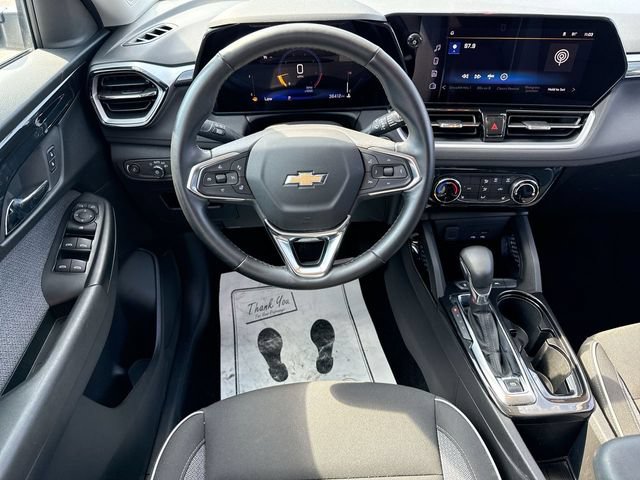Used 2024 Chevrolet TrailBlazer LT w/ LT Cold Weather Package FWD image 14