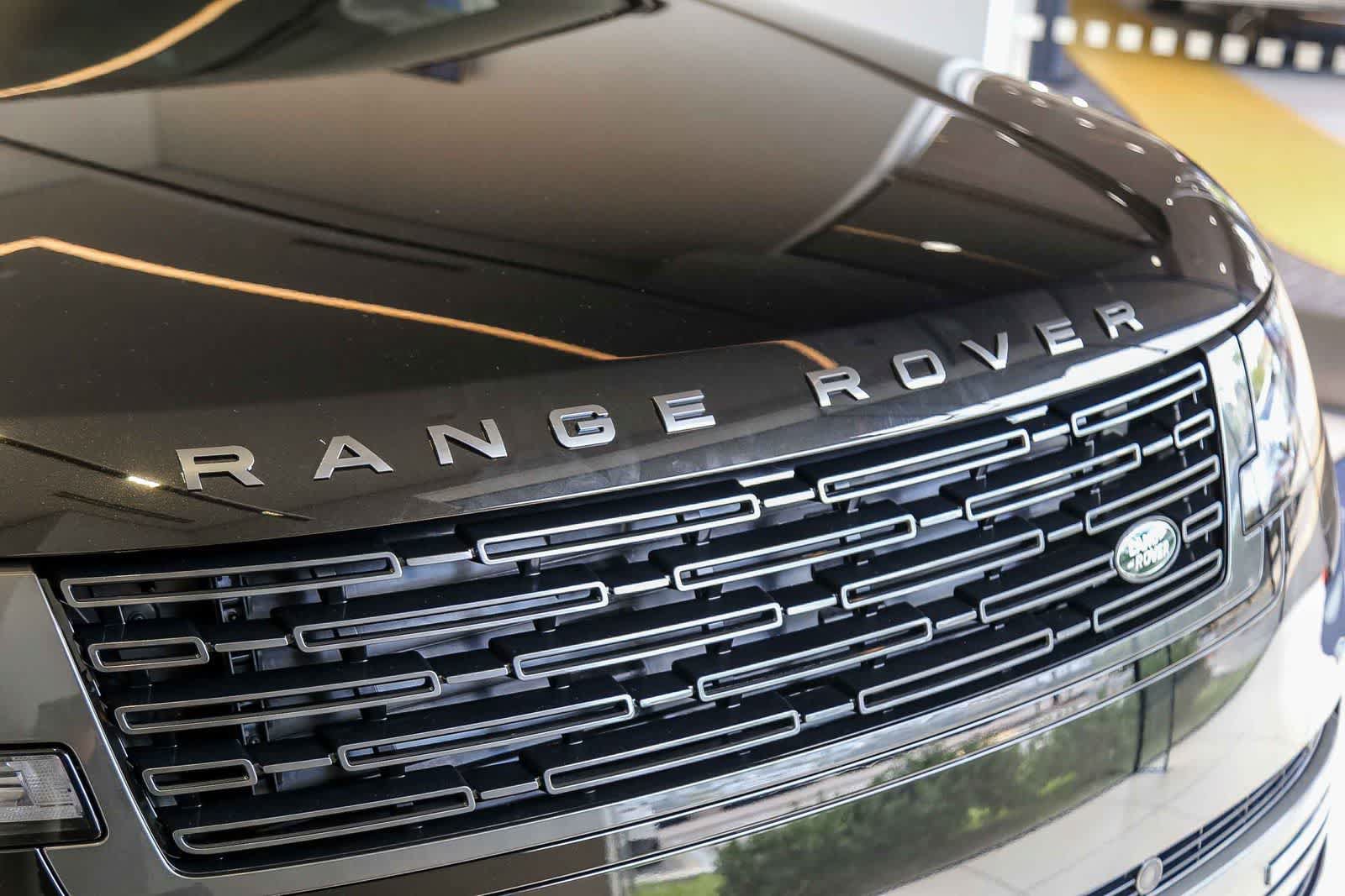 New 2026 Land Rover Range Rover Long Wheelbase SE AWD/4WD image 10
