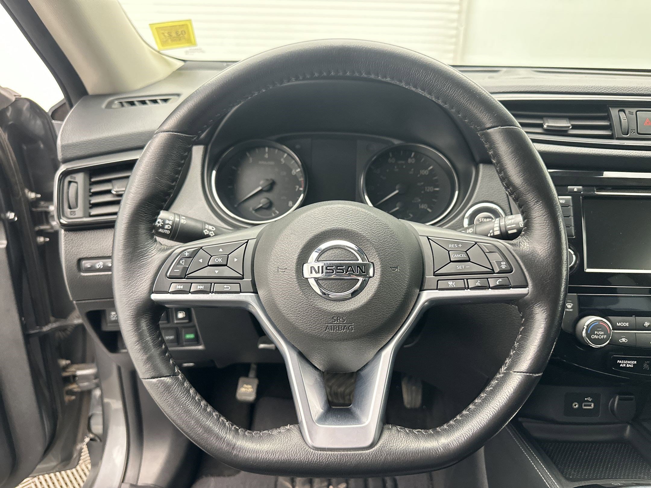 Used 2018 Nissan Rogue SL w/ Premium Package image 17