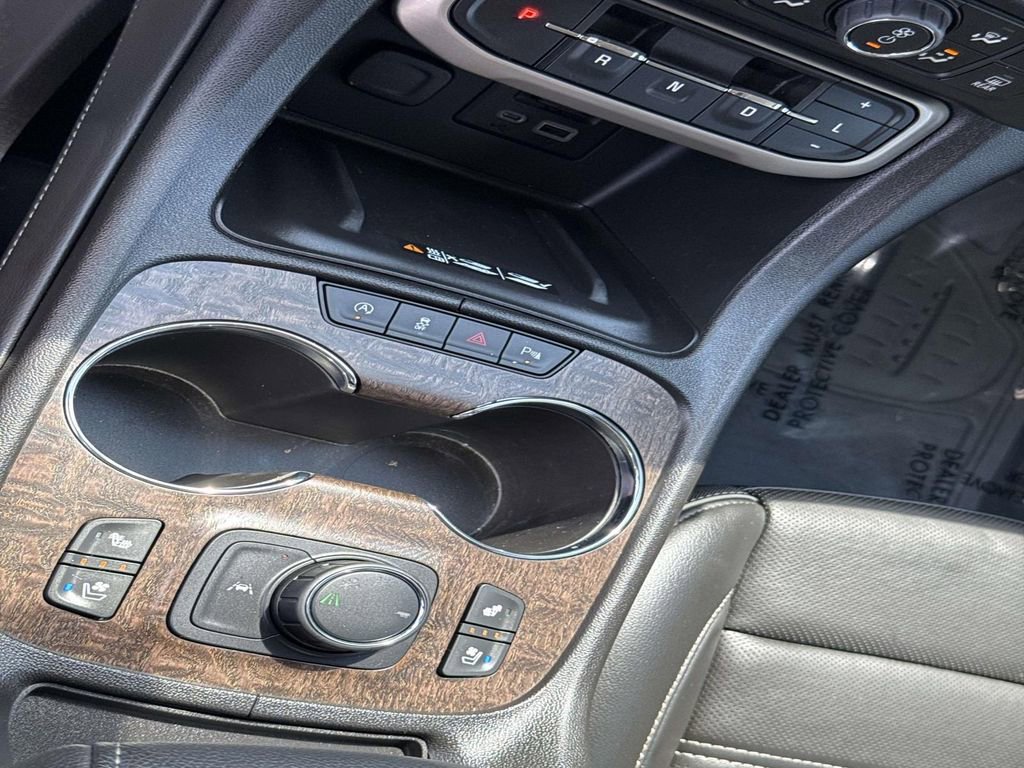 Used 2023 GMC Acadia Denali w/ Denali Ultimate Package FWD image 28