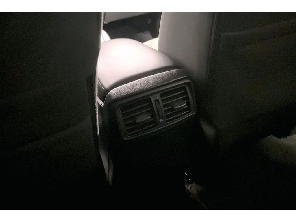 Used 2016 Nissan Rogue SV image 35