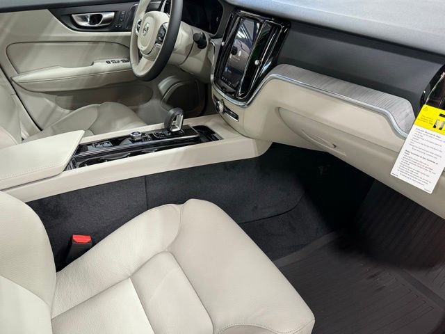 New 2024 Volvo S60 B5 Plus w/ Climate Package image 33