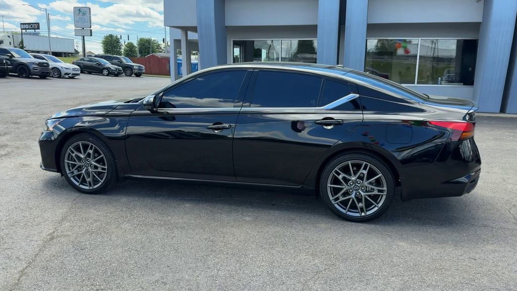 Used 2024 Nissan Altima 2.0 SR FWD image 4