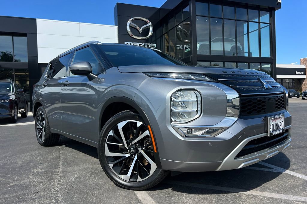 Used 2022 Mitsubishi Outlander SEL video 2